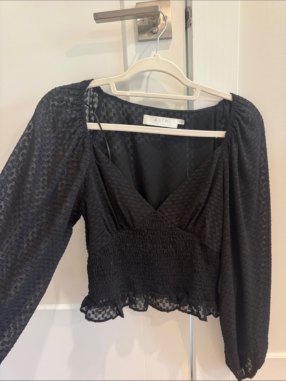 ASTR the label - Black Long-Sleeve V-Neck Textured Blouse